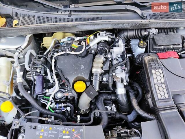 Серый Рено Меган, объемом двигателя 1.5 л и пробегом 135 тыс. км за 15900 $, фото 34 на Automoto.ua