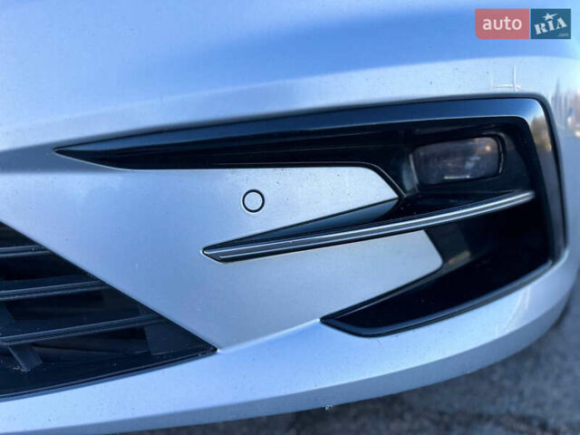 Серый Рено Меган, объемом двигателя 1.5 л и пробегом 200 тыс. км за 15550 $, фото 19 на Automoto.ua