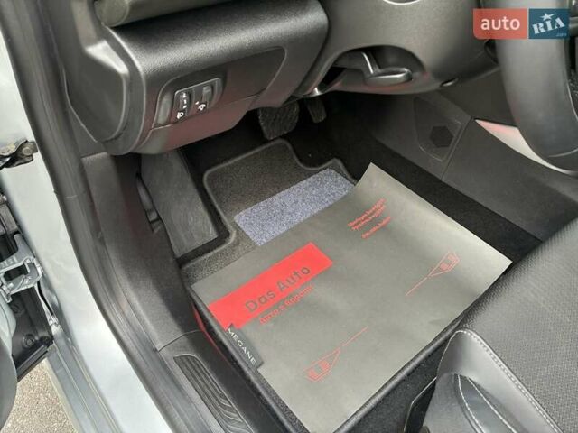 Сірий Рено Меган, об'ємом двигуна 1.46 л та пробігом 118 тис. км за 19000 $, фото 52 на Automoto.ua