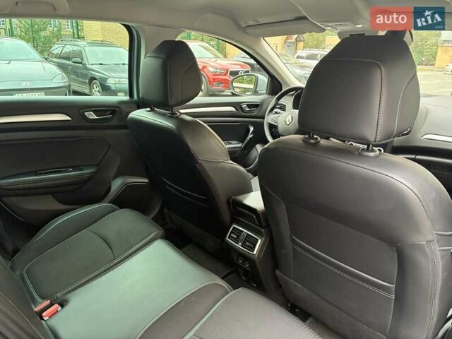 Сірий Рено Меган, об'ємом двигуна 1.46 л та пробігом 118 тис. км за 19000 $, фото 41 на Automoto.ua