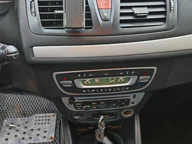 Сірий Рено Меган, об'ємом двигуна 1.5 л та пробігом 330 тис. км за 5200 $, фото 7 на Automoto.ua