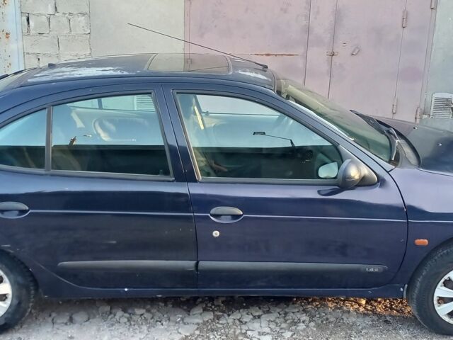 Синій Рено Меган, об'ємом двигуна 1.4 л та пробігом 330 тис. км за 1700 $, фото 5 на Automoto.ua