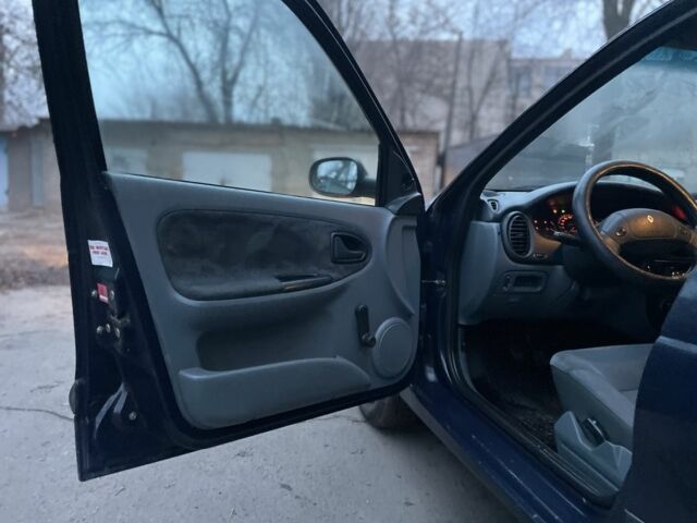 Синий Рено Меган, объемом двигателя 1.6 л и пробегом 234 тыс. км за 1850 $, фото 15 на Automoto.ua