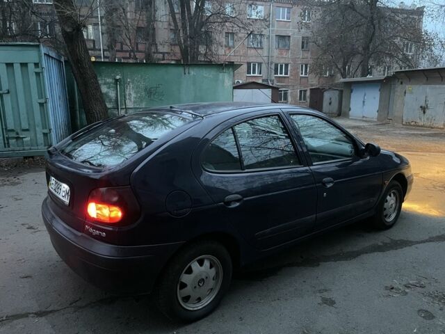 Синий Рено Меган, объемом двигателя 1.6 л и пробегом 234 тыс. км за 1850 $, фото 4 на Automoto.ua