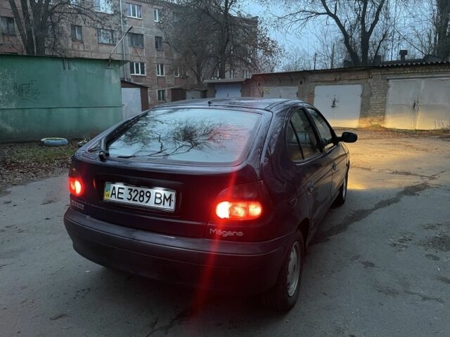 Синий Рено Меган, объемом двигателя 1.6 л и пробегом 234 тыс. км за 1850 $, фото 5 на Automoto.ua