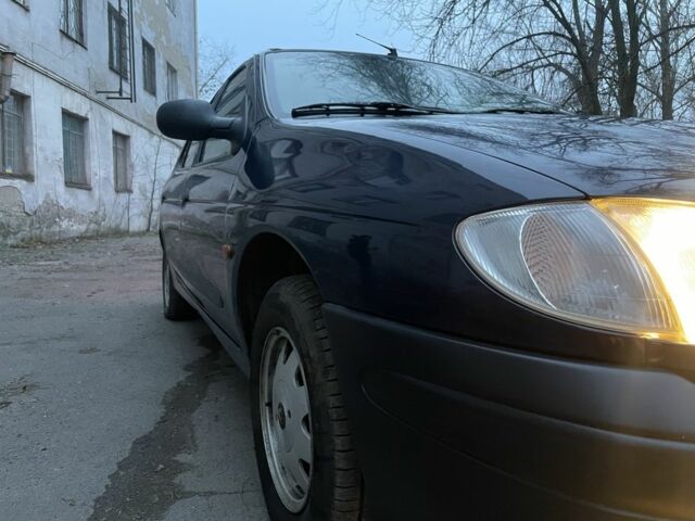 Синий Рено Меган, объемом двигателя 1.6 л и пробегом 234 тыс. км за 1850 $, фото 10 на Automoto.ua