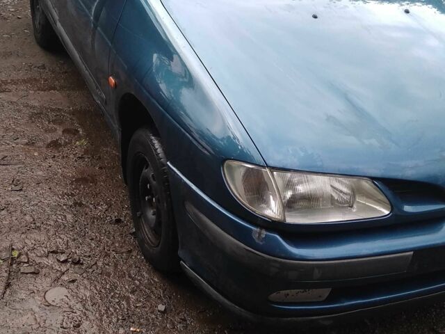 Синий Рено Меган, объемом двигателя 1.6 л и пробегом 265 тыс. км за 500 $, фото 1 на Automoto.ua