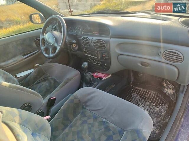 Синий Рено Меган, объемом двигателя 2 л и пробегом 306 тыс. км за 1450 $, фото 9 на Automoto.ua