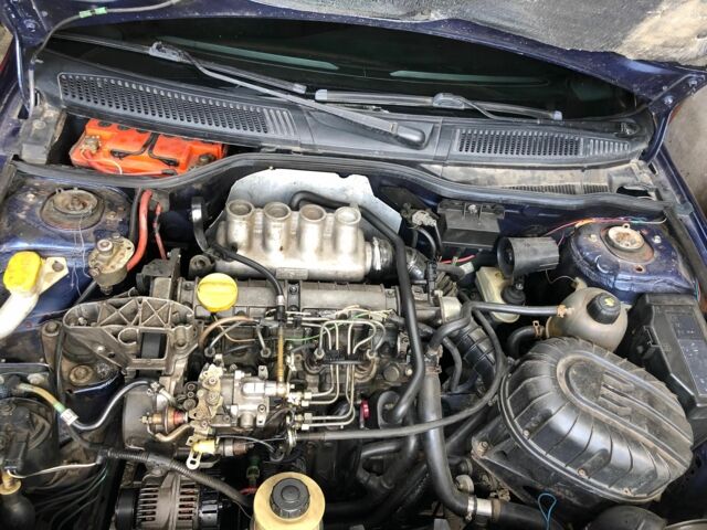 Синий Рено Меган, объемом двигателя 1.9 л и пробегом 150 тыс. км за 1800 $, фото 2 на Automoto.ua