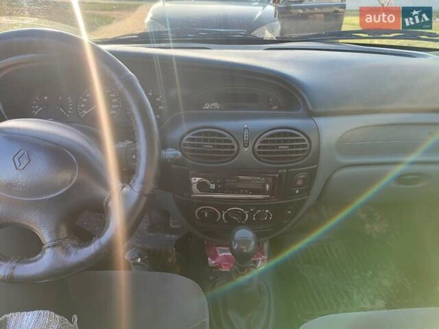 Синий Рено Меган, объемом двигателя 2 л и пробегом 306 тыс. км за 1450 $, фото 7 на Automoto.ua