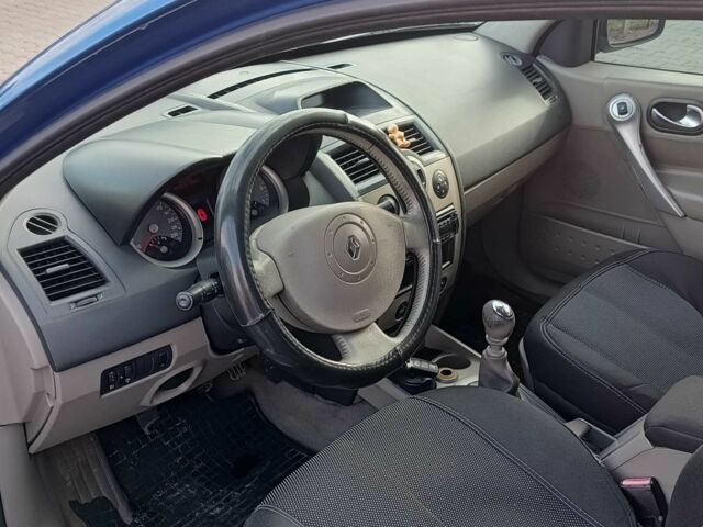 Синий Рено Меган, объемом двигателя 1.9 л и пробегом 404 тыс. км за 3300 $, фото 12 на Automoto.ua