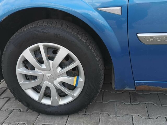 Синий Рено Меган, объемом двигателя 1.9 л и пробегом 404 тыс. км за 3300 $, фото 4 на Automoto.ua