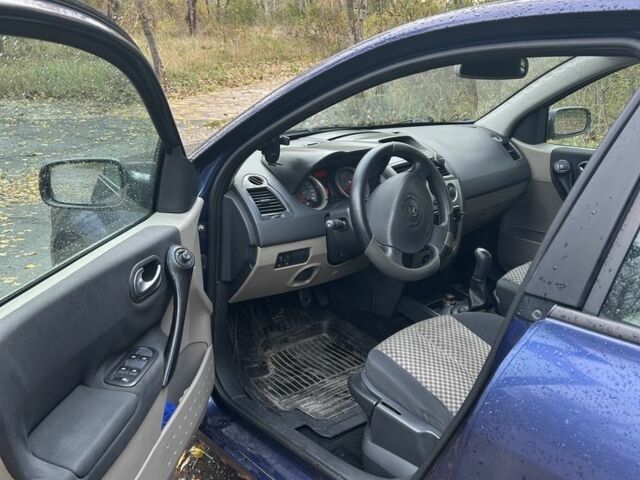 Синій Рено Меган, об'ємом двигуна 1.6 л та пробігом 300 тис. км за 3400 $, фото 3 на Automoto.ua