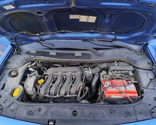 Синий Рено Меган, объемом двигателя 1.6 л и пробегом 155 тыс. км за 4900 $, фото 5 на Automoto.ua