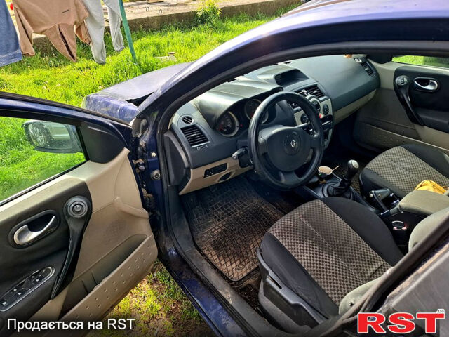 Синий Рено Меган, объемом двигателя 1.5 л и пробегом 300 тыс. км за 3900 $, фото 2 на Automoto.ua