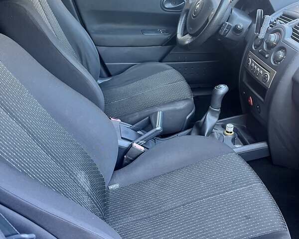 Синий Рено Меган, объемом двигателя 1.6 л и пробегом 171 тыс. км за 3700 $, фото 2 на Automoto.ua