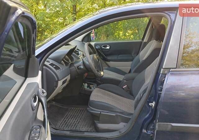 Синий Рено Меган, объемом двигателя 1.6 л и пробегом 206 тыс. км за 3200 $, фото 3 на Automoto.ua