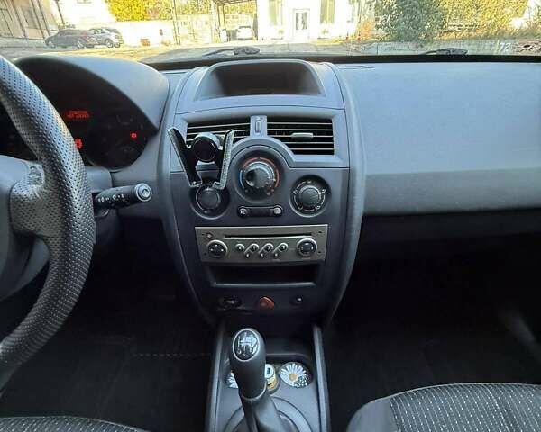 Синий Рено Меган, объемом двигателя 1.6 л и пробегом 171 тыс. км за 3700 $, фото 8 на Automoto.ua