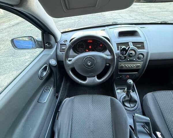 Синий Рено Меган, объемом двигателя 1.6 л и пробегом 171 тыс. км за 3700 $, фото 5 на Automoto.ua