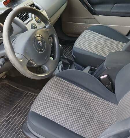 Синий Рено Меган, объемом двигателя 1.6 л и пробегом 206 тыс. км за 3200 $, фото 6 на Automoto.ua