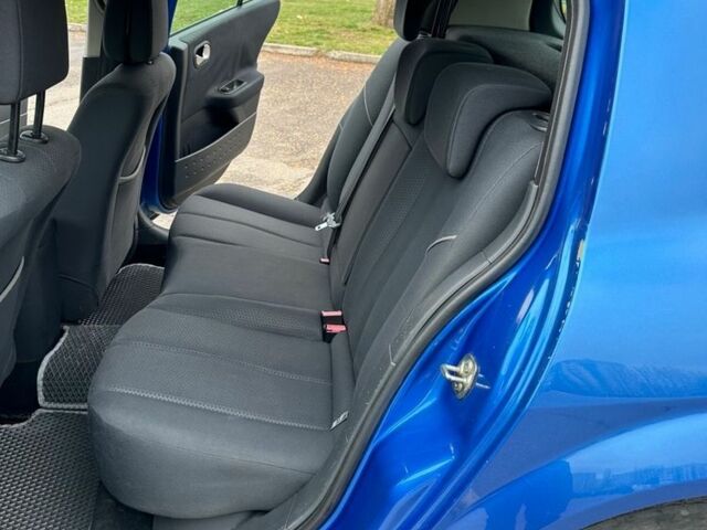 Синій Рено Меган, об'ємом двигуна 2 л та пробігом 172 тис. км за 4300 $, фото 6 на Automoto.ua