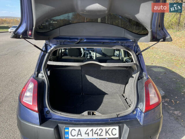 Синий Рено Меган, объемом двигателя 1.5 л и пробегом 314 тыс. км за 5000 $, фото 16 на Automoto.ua