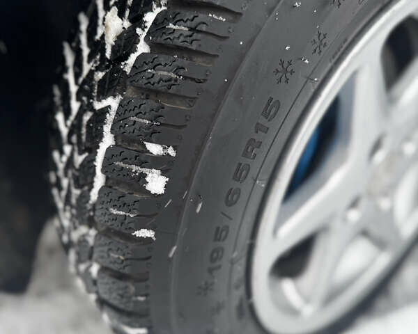 Синий Рено Меган, объемом двигателя 1.6 л и пробегом 182 тыс. км за 3700 $, фото 16 на Automoto.ua