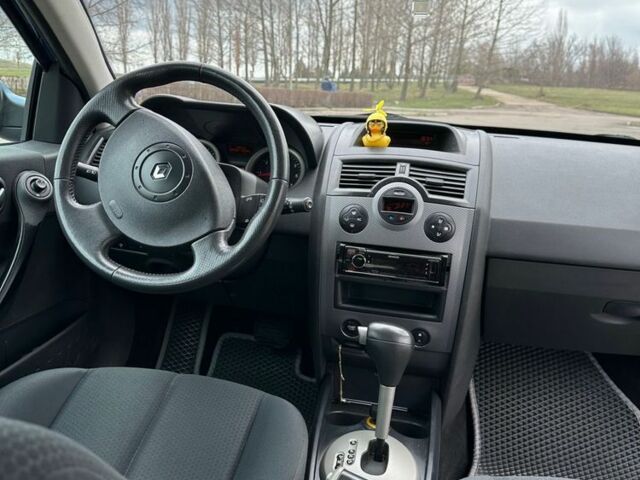 Синій Рено Меган, об'ємом двигуна 2 л та пробігом 172 тис. км за 4300 $, фото 5 на Automoto.ua