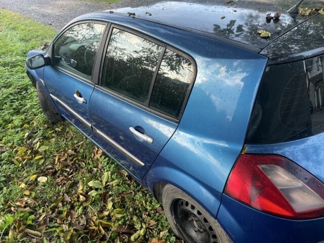 Синий Рено Меган, объемом двигателя 1.9 л и пробегом 354 тыс. км за 1800 $, фото 6 на Automoto.ua