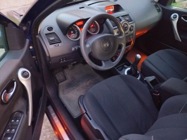 Синій Рено Меган, об'ємом двигуна 2 л та пробігом 230 тис. км за 4100 $, фото 11 на Automoto.ua