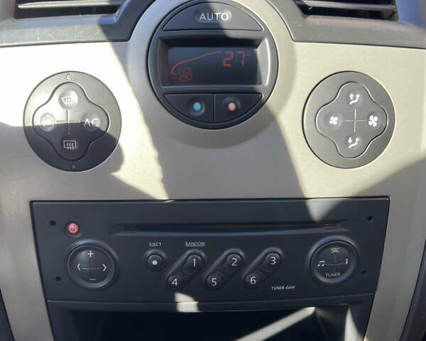 Синий Рено Меган, объемом двигателя 1.5 л и пробегом 314 тыс. км за 5000 $, фото 22 на Automoto.ua