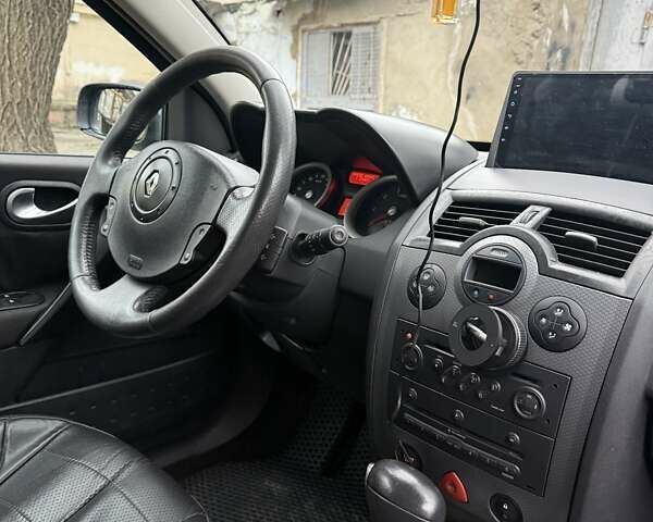 Синій Рено Меган, об'ємом двигуна 2 л та пробігом 139 тис. км за 4500 $, фото 2 на Automoto.ua