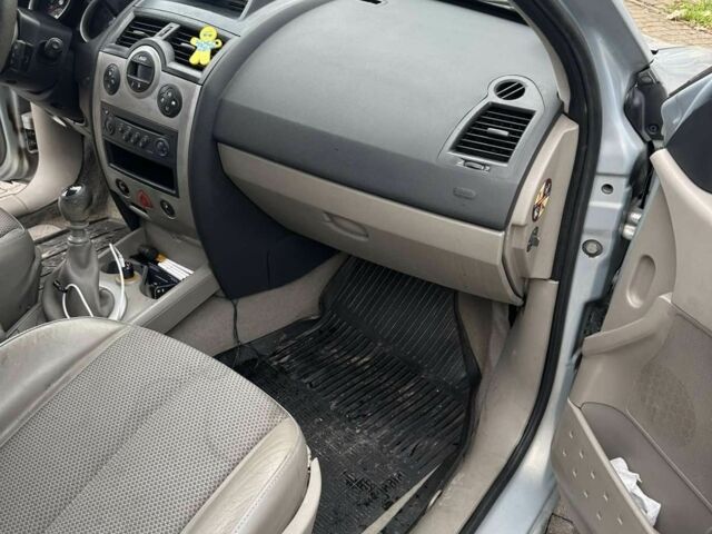 Синій Рено Меган, об'ємом двигуна 0 л та пробігом 320 тис. км за 1600 $, фото 10 на Automoto.ua
