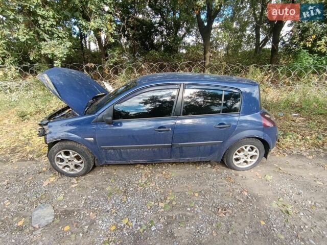 Синий Рено Меган, объемом двигателя 1.46 л и пробегом 235 тыс. км за 2000 $, фото 2 на Automoto.ua