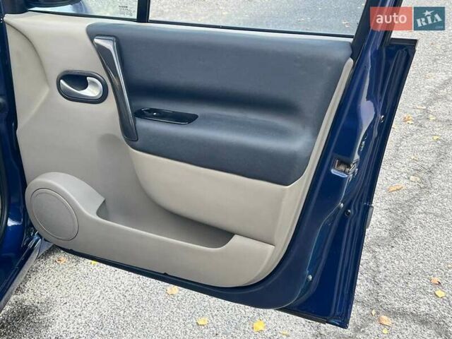 Синій Рено Меган, об'ємом двигуна 1.6 л та пробігом 219 тис. км за 3999 $, фото 44 на Automoto.ua