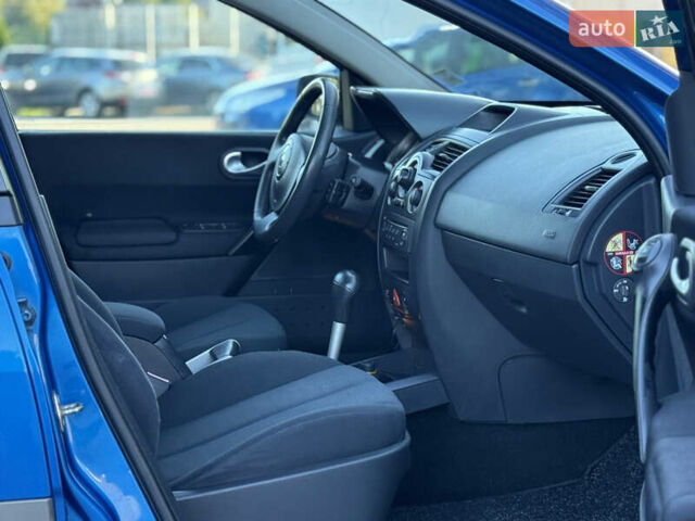 Синій Рено Меган, об'ємом двигуна 1.6 л та пробігом 200 тис. км за 5550 $, фото 17 на Automoto.ua