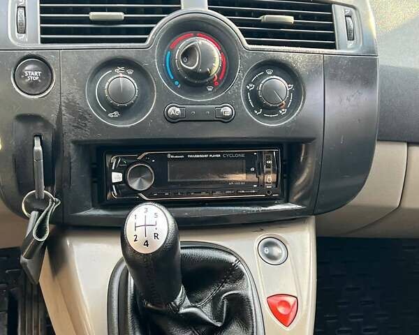 Синій Рено Меган, об'ємом двигуна 1.6 л та пробігом 219 тис. км за 3999 $, фото 37 на Automoto.ua