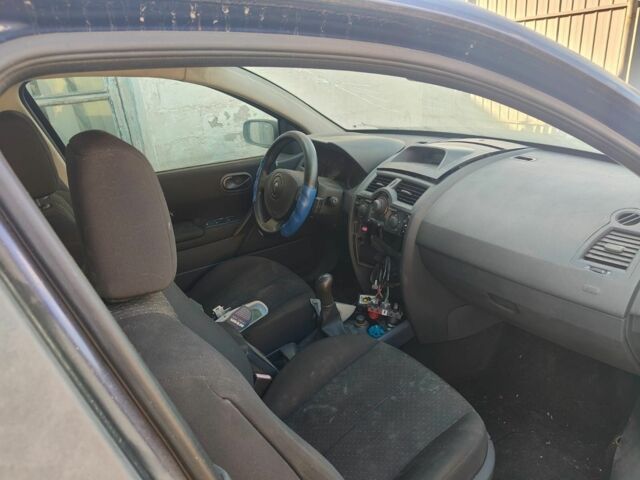 Синий Рено Меган, объемом двигателя 1.5 л и пробегом 200 тыс. км за 690 $, фото 6 на Automoto.ua