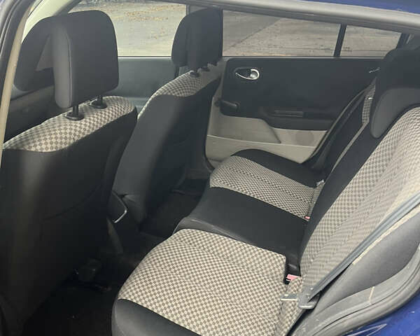 Рено Меган 2004 в Вараш (Кузнецовск) на Automoto.ua Синий Рено Меган, объемом двигателя 1.6 л и пробегом 240 тыс. км за 4600 $, фото 8 на Automoto.ua