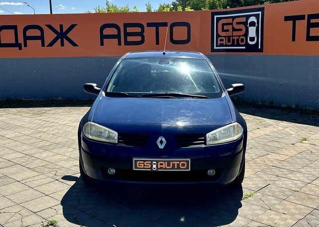 Синий Рено Меган, объемом двигателя 2 л и пробегом 280 тыс. км за 4401 $, фото 2 на Automoto.ua