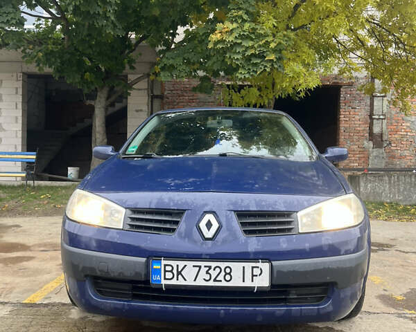 Рено Меган 2004 в Вараш (Кузнецовск) на Automoto.ua Синий Рено Меган, объемом двигателя 1.6 л и пробегом 240 тыс. км за 4600 $, фото 6 на Automoto.ua