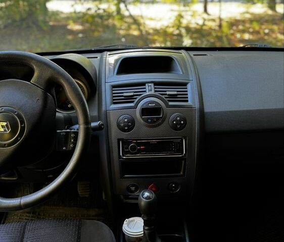 Синій Рено Меган, об'ємом двигуна 1.9 л та пробігом 11 тис. км за 3500 $, фото 3 на Automoto.ua