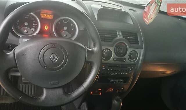 Синий Рено Меган, объемом двигателя 1.6 л и пробегом 106 тыс. км за 4400 $, фото 1 на Automoto.ua