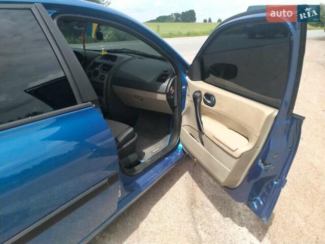 Синий Рено Меган, объемом двигателя 1.9 л и пробегом 300 тыс. км за 4000 $, фото 5 на Automoto.ua