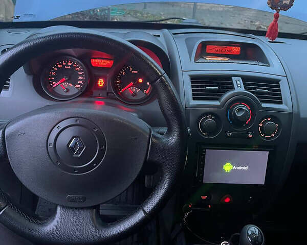 Синій Рено Меган, об'ємом двигуна 1.39 л та пробігом 277 тис. км за 4900 $, фото 35 на Automoto.ua