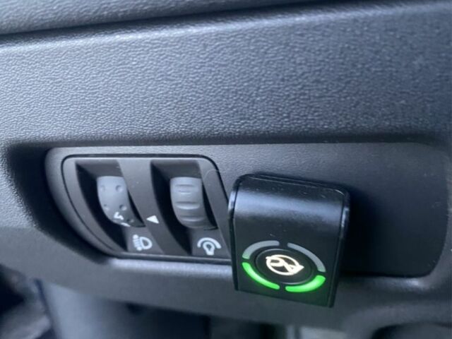 Синий Рено Меган, объемом двигателя 1.6 л и пробегом 260 тыс. км за 4000 $, фото 3 на Automoto.ua