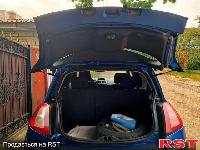 Рено Меган 2005 в Чернигове на Automoto.ua Синий Рено Меган, объемом двигателя 1.6 л и пробегом 260 тыс. км за 3850 $, фото 2 на Automoto.ua