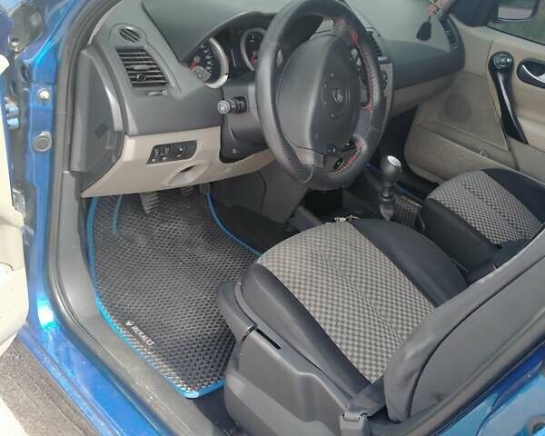 Синий Рено Меган, объемом двигателя 1.9 л и пробегом 300 тыс. км за 4000 $, фото 9 на Automoto.ua