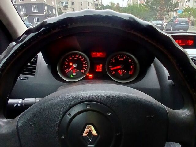 Рено Меган 2005 в Чернигове на Automoto.ua Синий Рено Меган, объемом двигателя 1.6 л и пробегом 260 тыс. км за 3850 $, фото 5 на Automoto.ua