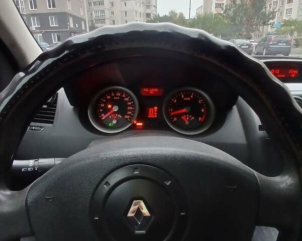 Синий Рено Меган, объемом двигателя 1.6 л и пробегом 260 тыс. км за 3850 $, фото 13 на Automoto.ua